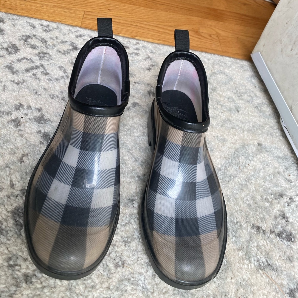 Burberry ankle rain boots